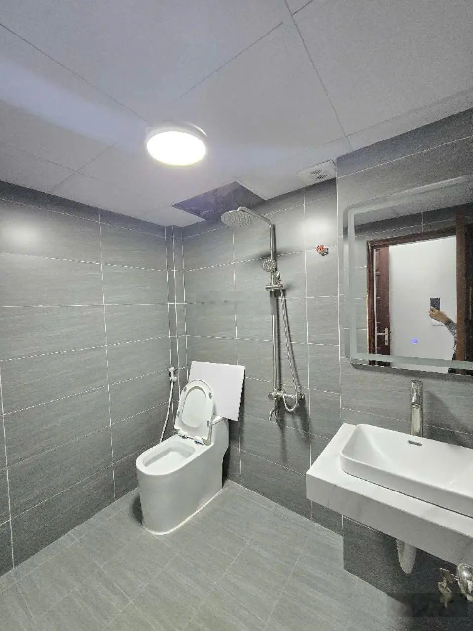 Bán nhà Kim Ngưu, lô góc, 27m2 x 5 tầng, sổ đỏ, nhà đẹp, nội thất đầy đủ, 4,9 tỷ