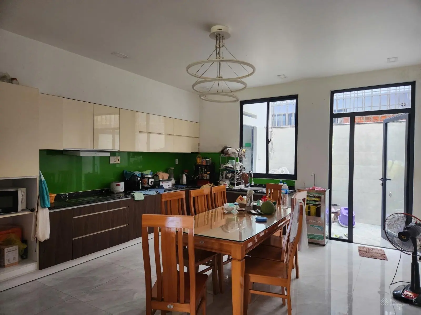 Bán nhà đẹp lung linh diện tích đất 5x20m. Xây dựng gồm hầm + 3 lầu, nội thất đẹp. KDC. Đại Phúc