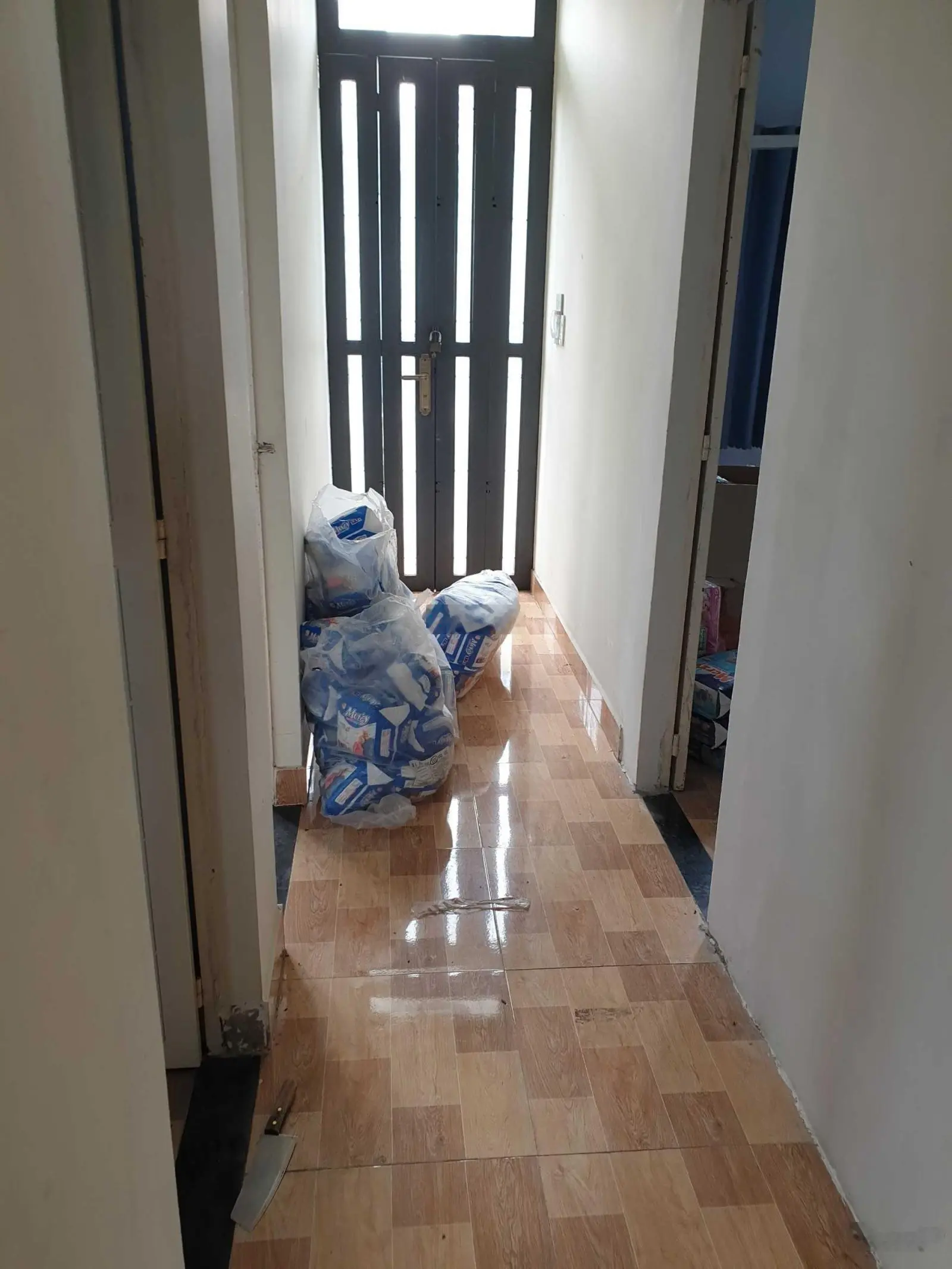Bán nhà 1 lầu DTSD: 150m2, ngang 11m KDC liền kề gần Công Viên Sinh Thái Hóc Môn