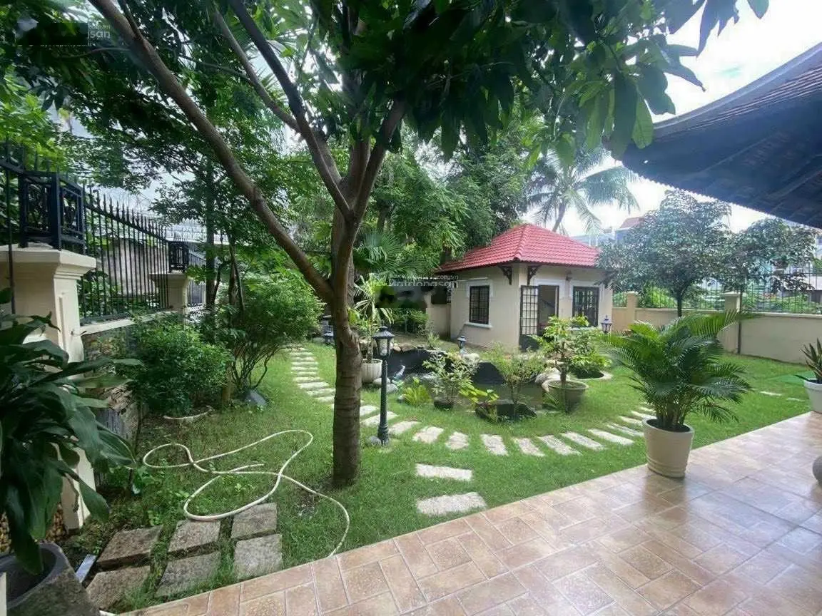 Biệt thự hồ bơi sân vườn Compound vị trí đắc địa tại khu vực Thảo Điền diện tích 830m2 giá 150tr/2