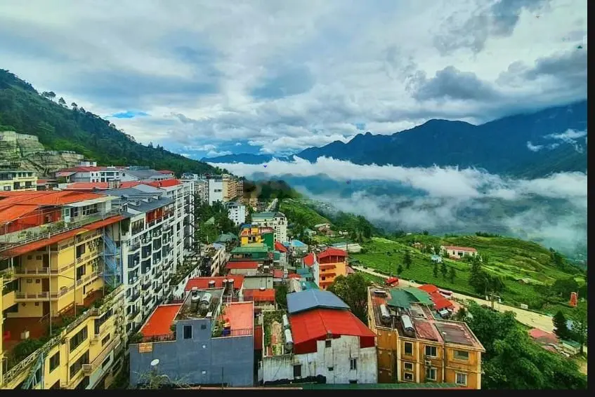 Cần bán nhà hàng, khách sạn nhà mặt phố SaPa, giá rẻ, vị trí đẹp