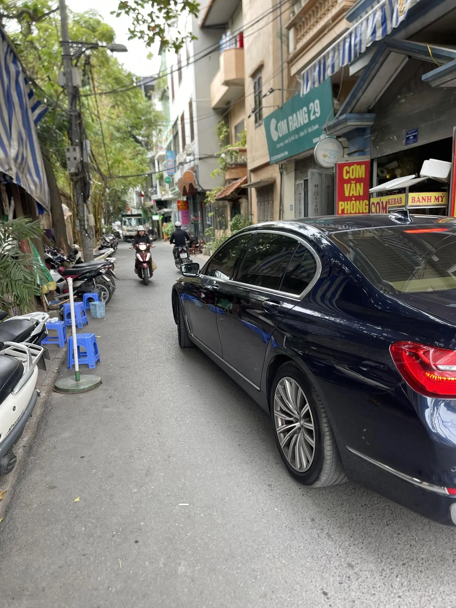 Bán nhà phố Khương Đình. Ôtô đỗ cửa. Kinh doanh được. Lô góc. DT: 40m2/6tầng. Có thang máy. 9,15 tỷ