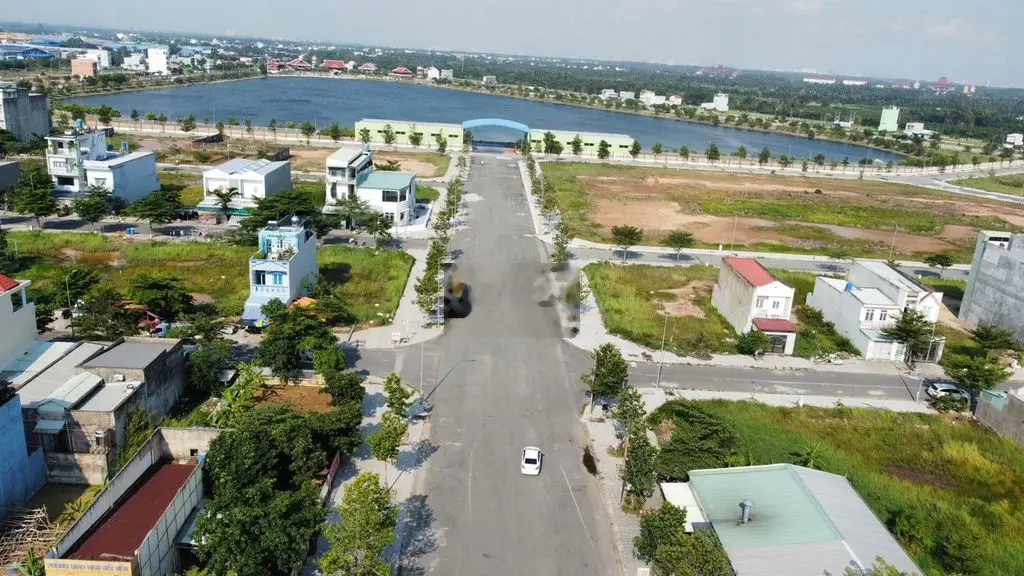 Bán đất 1,3 tỷ, diện tích 80m2 tại Đường ĐT. 825, Xã Đức Hòa Hạ, Huyện Đức Hòa, Long An