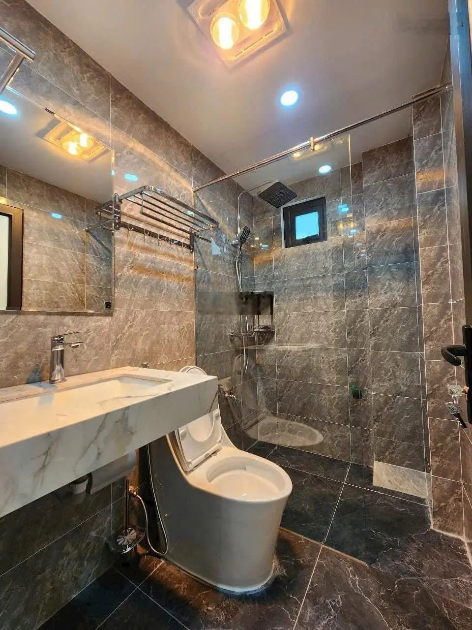 Bán nhà bạch mai, Thanh nhàn. Đt 40m x 6 tầng. Giá 10.3 tỷ