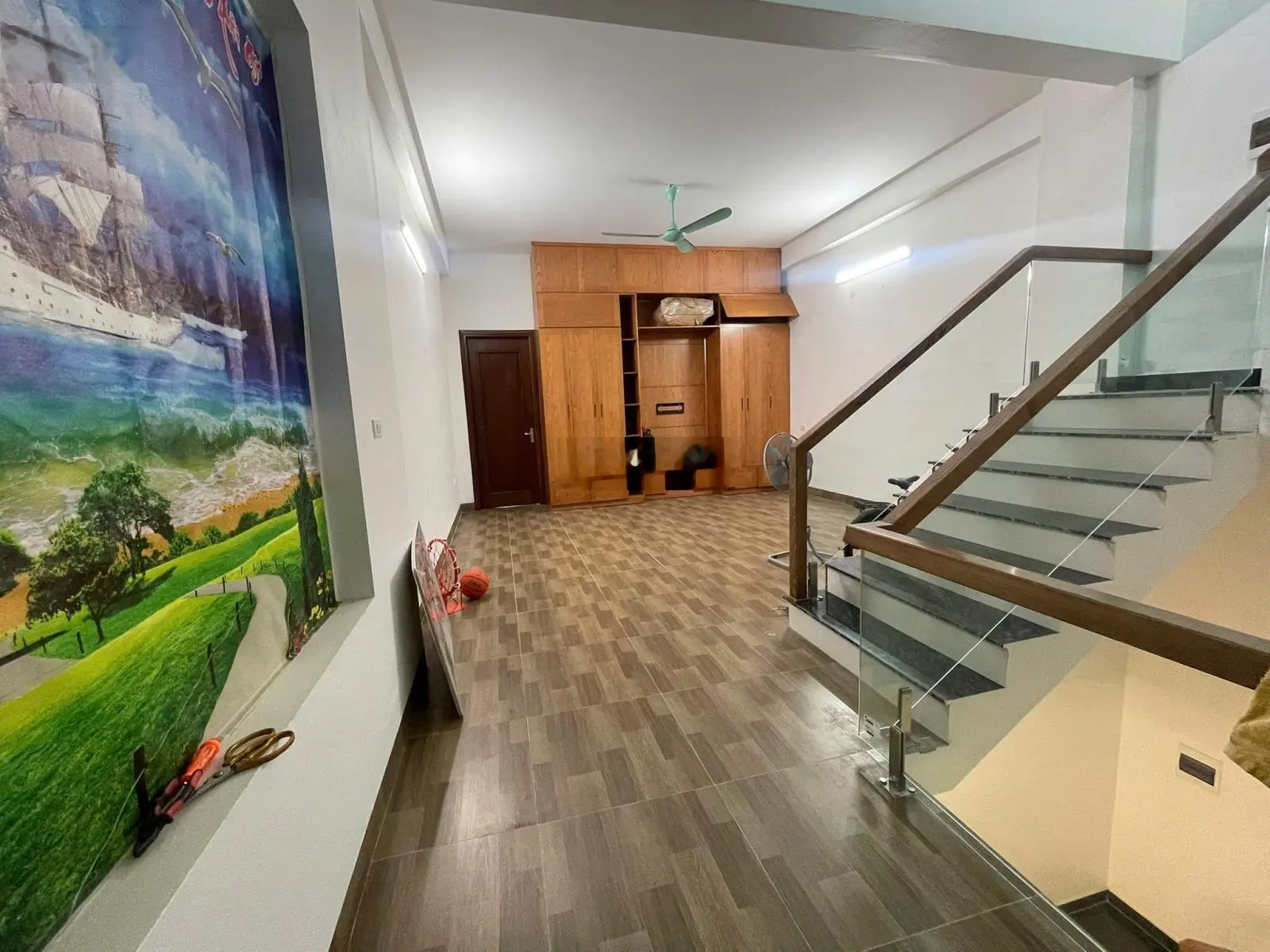 Bán nhà mặt phố tại Đại lộ Châu Âu, 4,75 tỷ, 90m2, 4PN, 4WC, view công viên