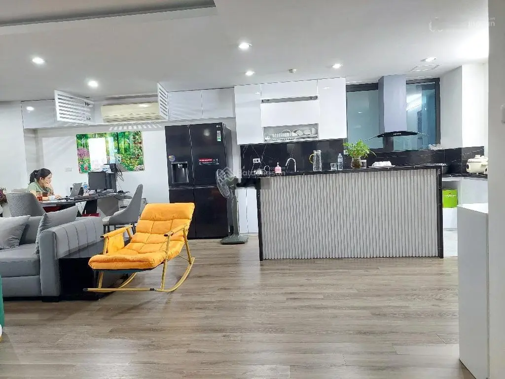 Giảm 300triệu bán chung cư cao cấp Goldenland 275 Nguyễn Trãi - sát ngã tư sở - 4 ngủ - 165m2