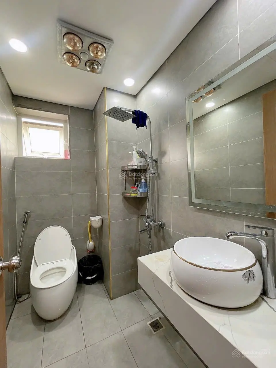 Chính chủ gửi bán căn hộ 2 ngủ 2wc tòa HH01C KĐT Thanh Hà. Giá thỏa thuận. Liên hệ 0359 258 ***