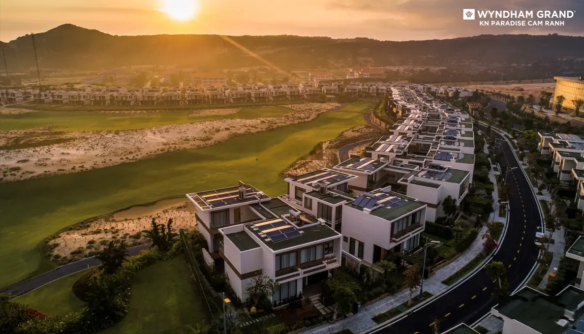 Cơ hội sở hữu biệt thự độc nhất nằm cạnh sân golf view biển Bãi Dài DT 374,2m2 sổ hồng lâu dài