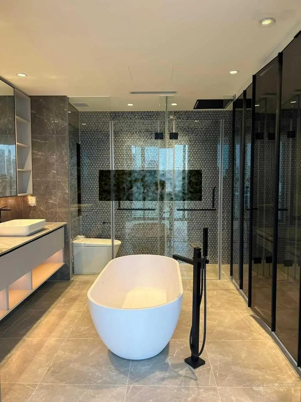Cần bán CHCC Horizon, Q1, 105m2, 2PN 2WC giá 6.7 tỉ view sông sổ hồng có xuất oto. LH: 0902 369 ***