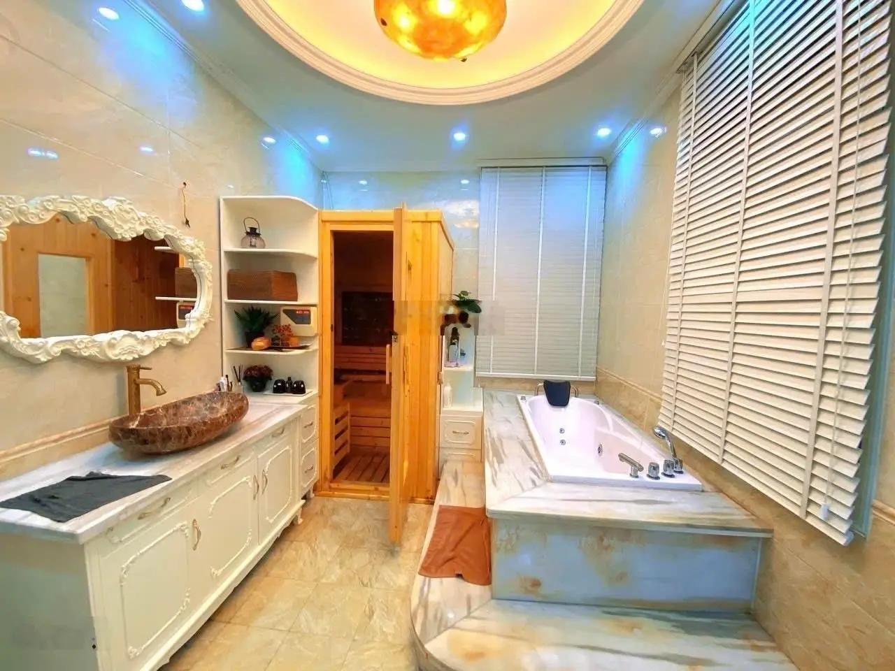 Cực hiếm, bán Biệt thự Trần Kim Xuyến, KĐT mới Yên Hòa, 162m2 5X tỷ, ô tô tránh, vỉa hè, gần phố.
