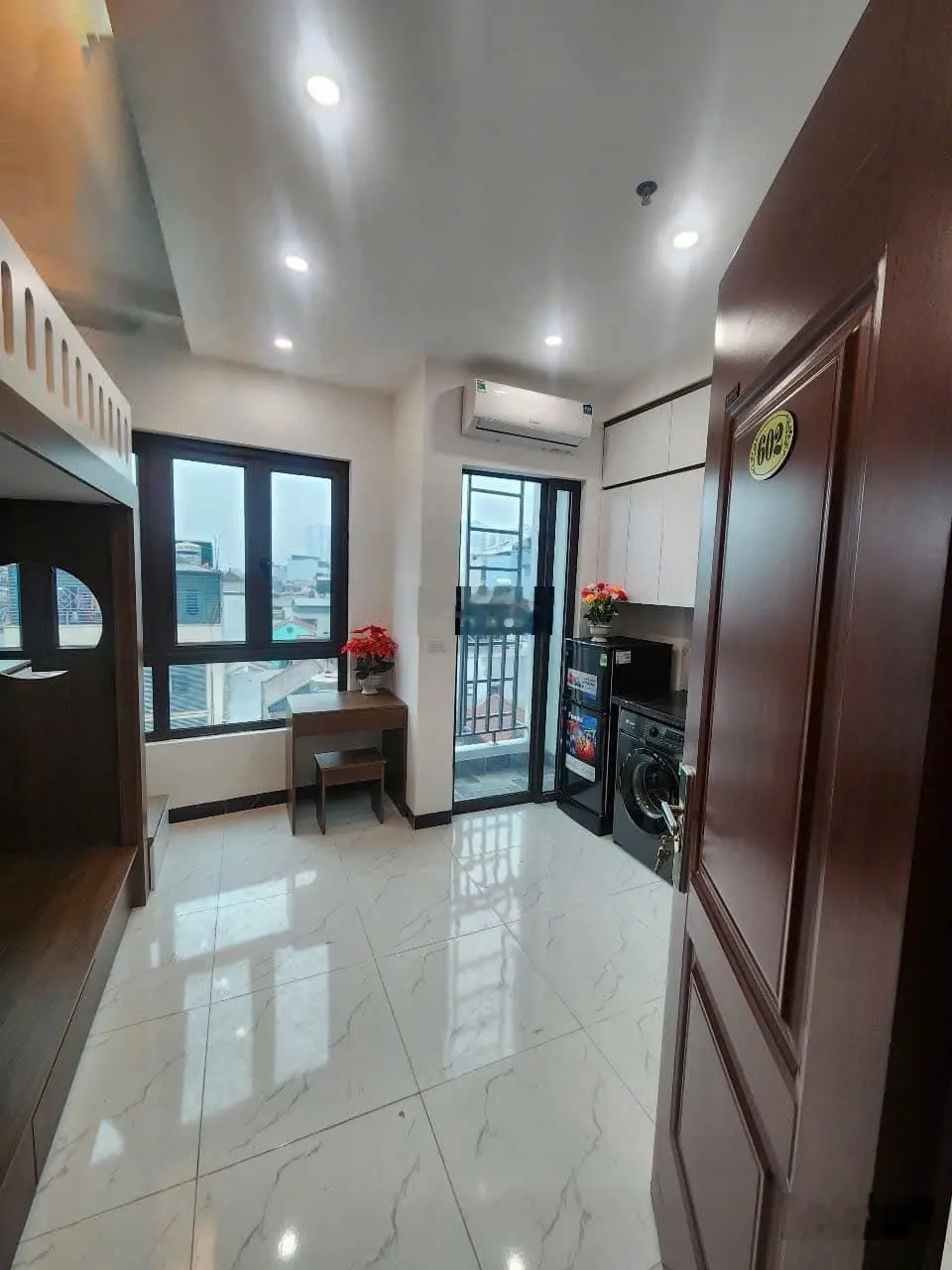 Hàng hiếm! Tòa CHDV Cự Lộc, 65M2*7T, MT 5.1M, 12 phòng KK, đủ PCCC, sầm uất, dòng tiền 800tr/năm