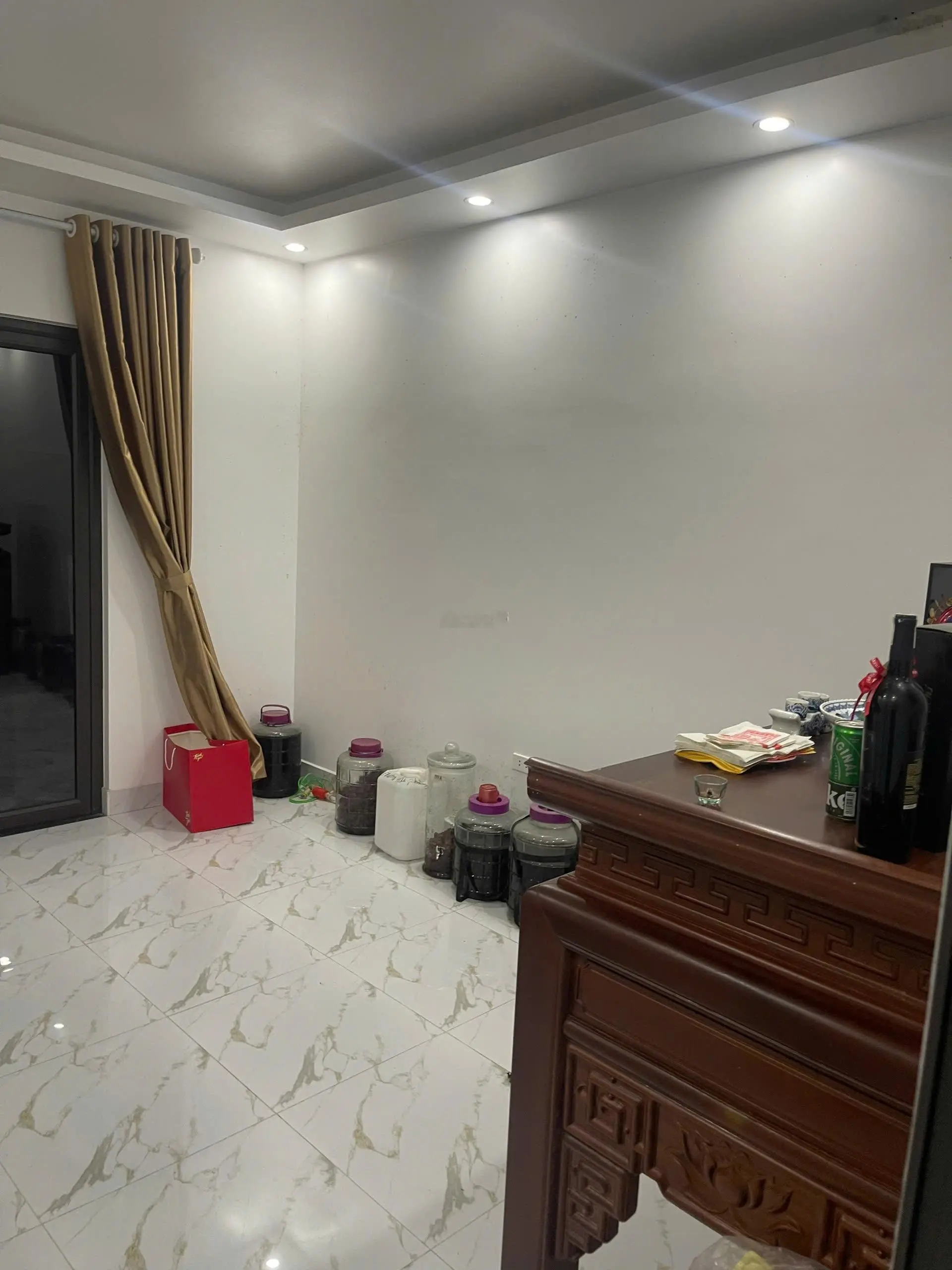 HÀNG NÓNG! Bán nhà 4 tầng xây mới độc lập phố Trung Hành
