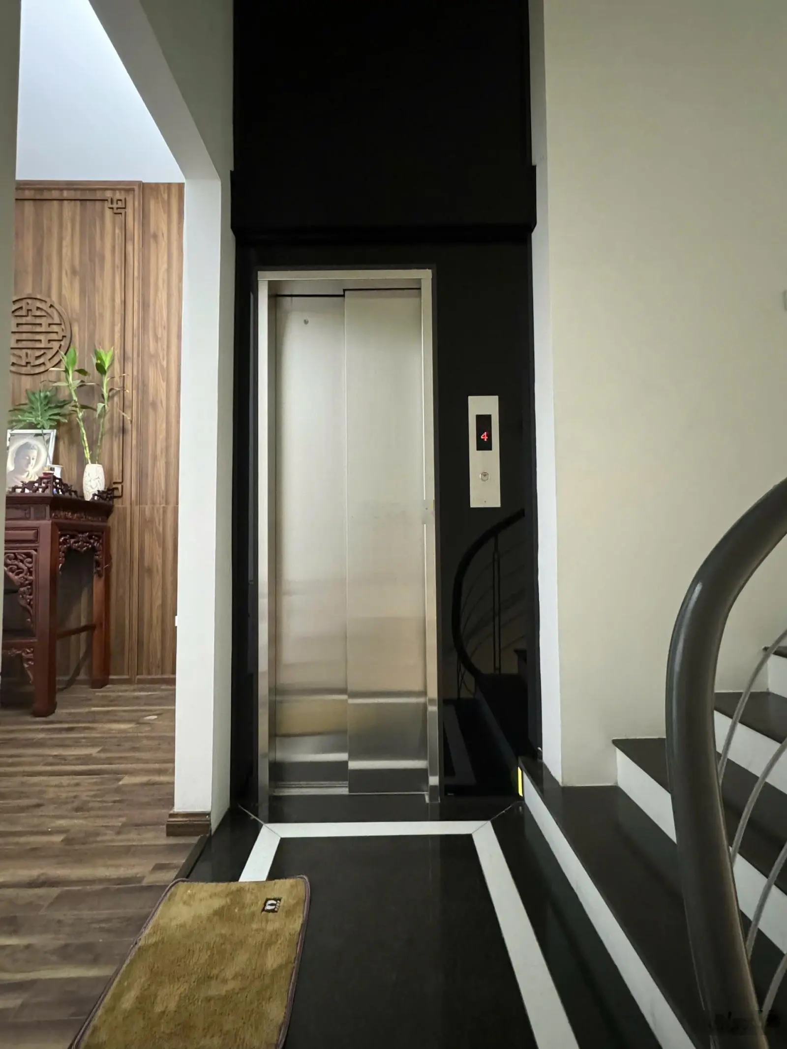 Cần bán gấp nhà phố vọng, hai bà trưng 54m2 x 5 tầng thang máy, ô tô, nhỉnh 13 tỷ.