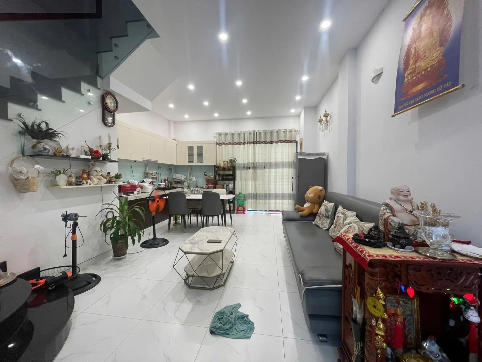 Hàng Hiếm-Bán nhà full nội thất , dọn về ở ngay, giá tốt cuối năm.