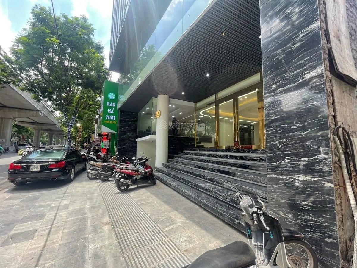 Bán toa văn phòng mặt phố Hoàng Cầu 3 mặt tiền tạo nguồn tiền 600tr/th 250m2/12T/25m MT nhỉnh 200tỷ