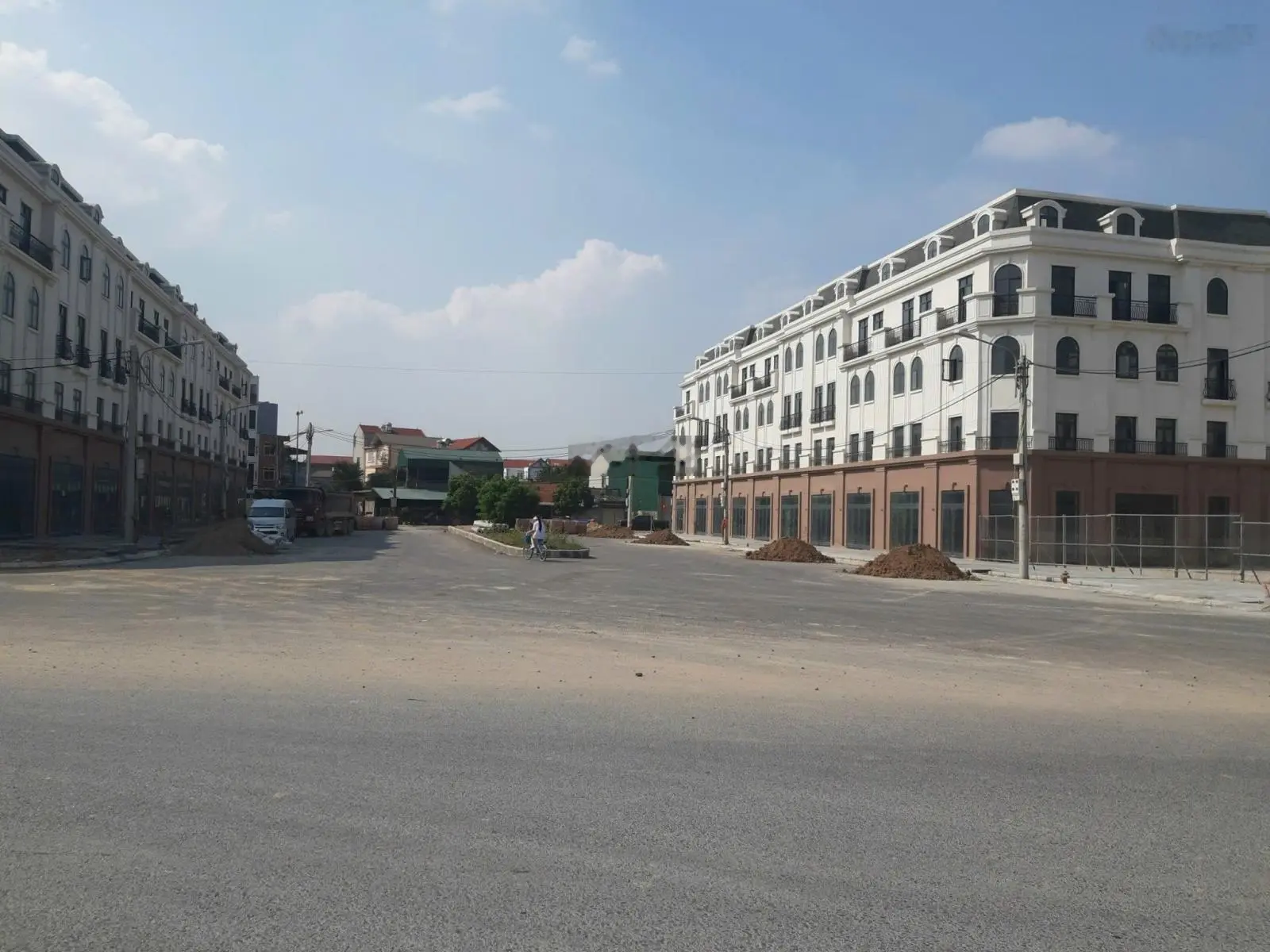 Bán Nhà Biệt Thự tại Sơn Đồng Center, giá chỉ 11X tỷ sẵn sổ giao dịch