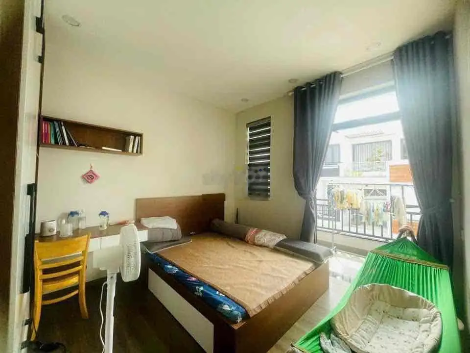 Bán Nhà 3 Tầng Đẹp Kiên Cố - Ngang 4,8M - Đường Oto 6M - Linh Đông