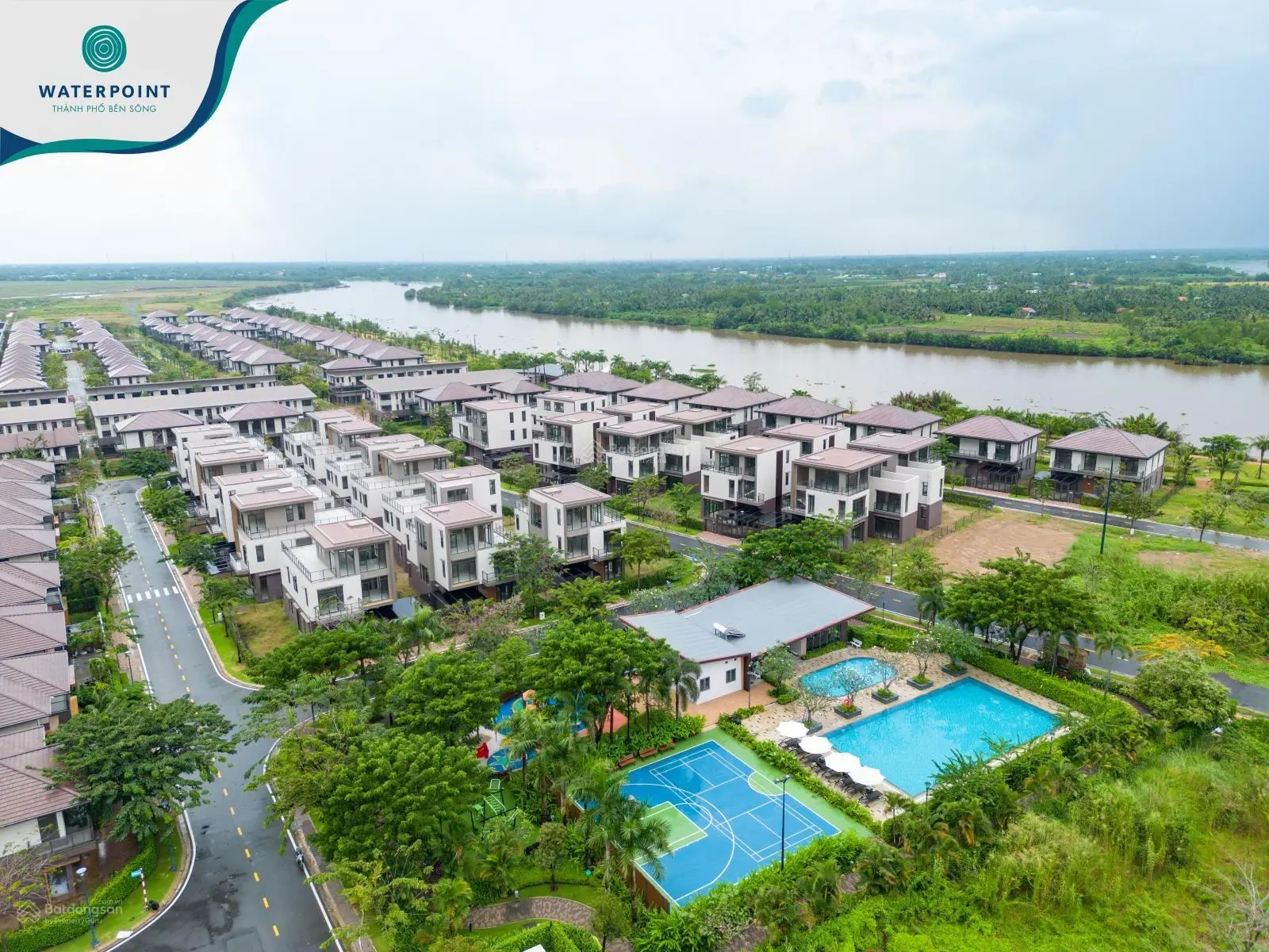 Shophouse tân cổ điển view kênh đào giá 6.9 tỷ