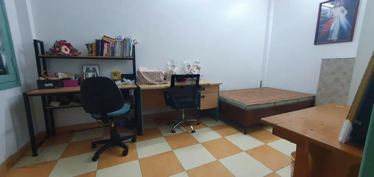 Bán gấp! Gia đình cần bán gấp nhà Bồ Đề, Long Biên, 36m2, giá 4 tỷ (TL)