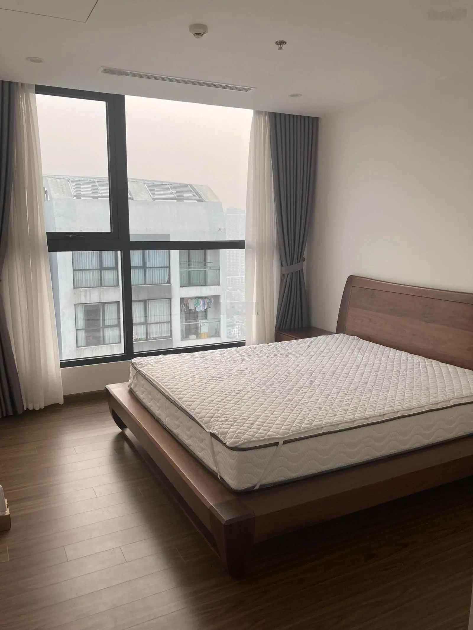 Bán căn góc 3 ngủ, toà W2 Vinhomes West Point, 95.4m2, đủ đồ đẹp, sổ lâu dài. LH 0974 629 ***