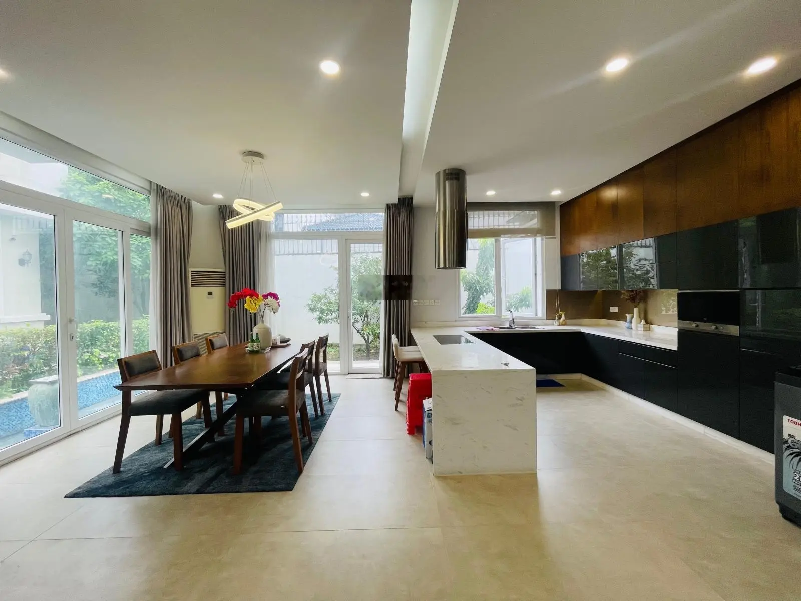 Bán biệt thự full nội thất mặt tiền 20m khu vip The Venica - Khang Điền
