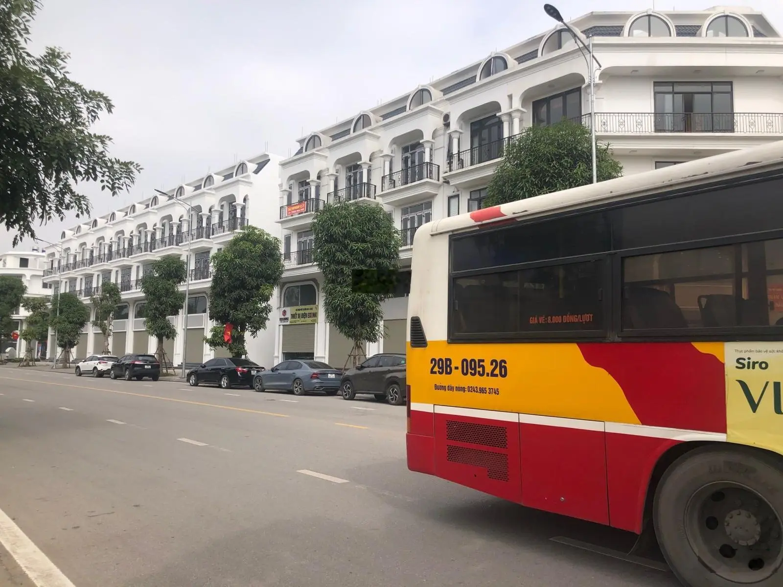 Chính chủ bán shophouse mặt Cổ Loa đã có sổ đỏ sở hữu lâu dài, giá rẻ hơn các căn còn lại 500tr