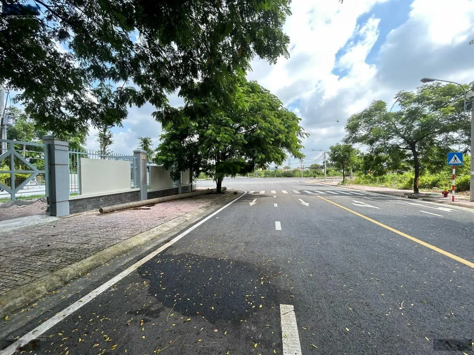 Cần bán gấp 3 lô đất đẹp 150m2 trục chính D4, D6 KDC Châu Thới, Bình An, TP Dĩ An