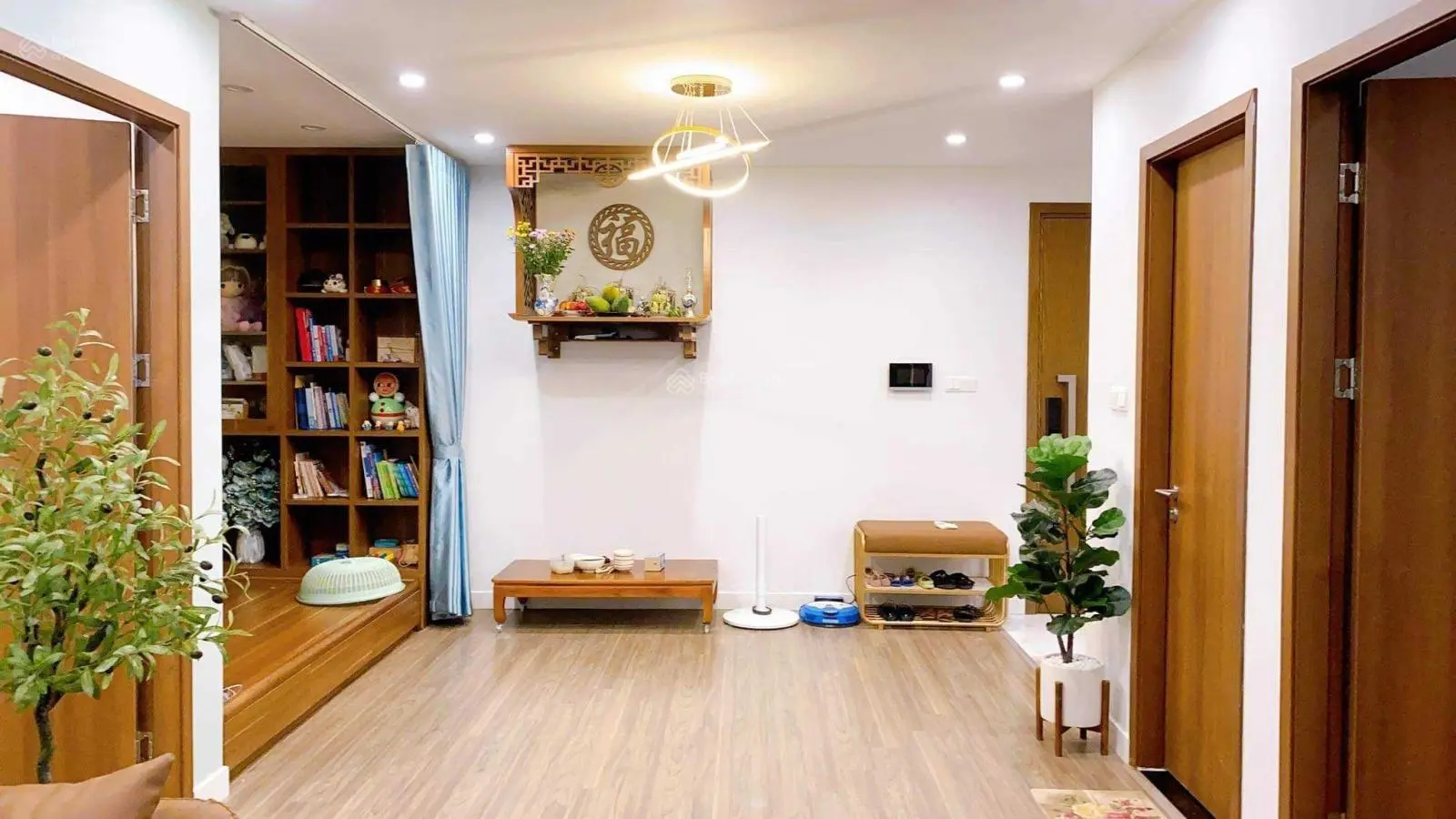 Tôi cần bán nhanh căn 3 ngủ GoldSeason, Quận Thanh Xuân, DT 102m2, giá 6,8 tỷ sẵn sổ full nội thất