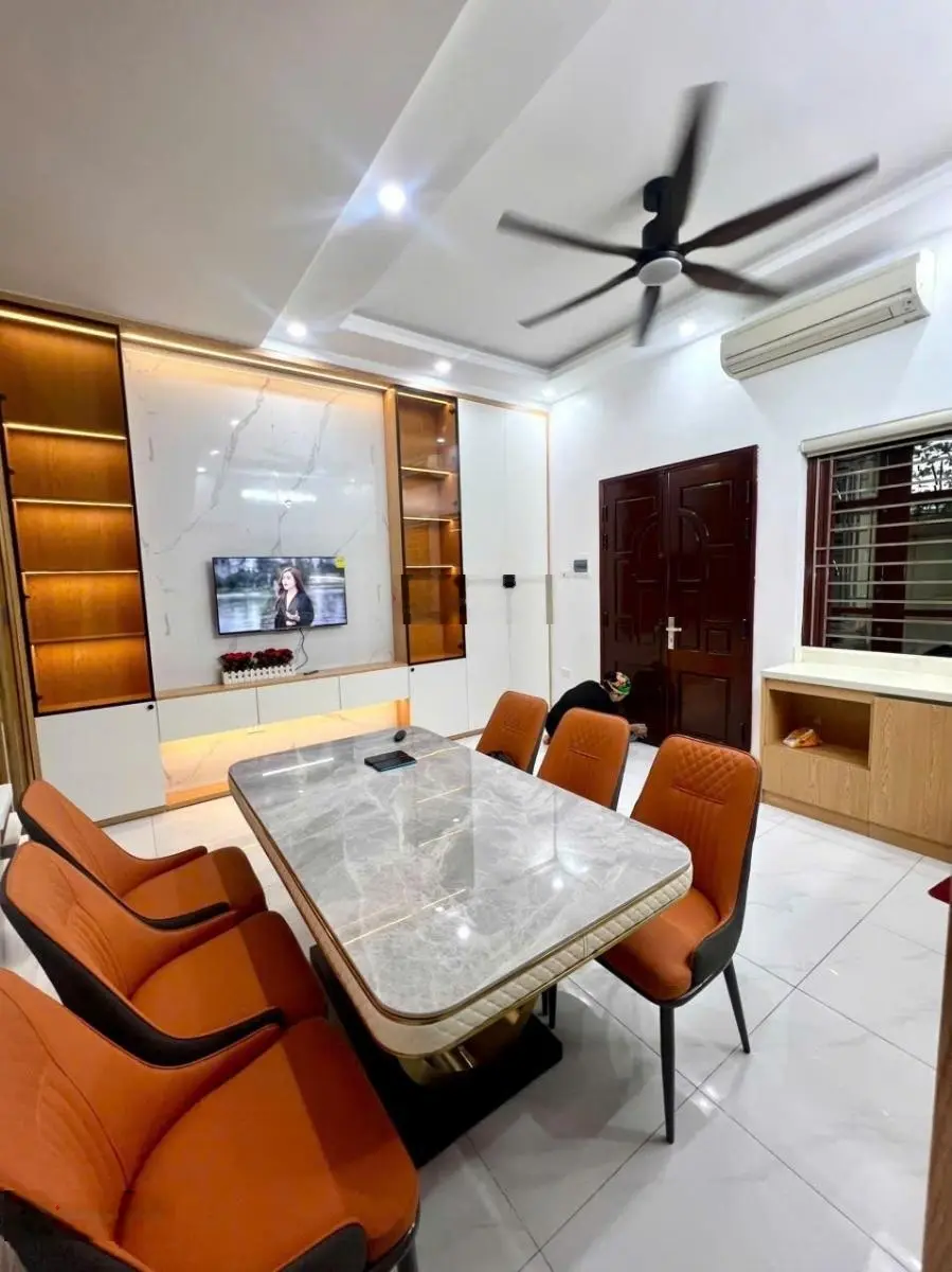Nhà siêu đẹp đội cấn- 5 tầng- gần phố- mặt tiền hơn 5m- full nội thất-sổ a4- khách xem là mê
