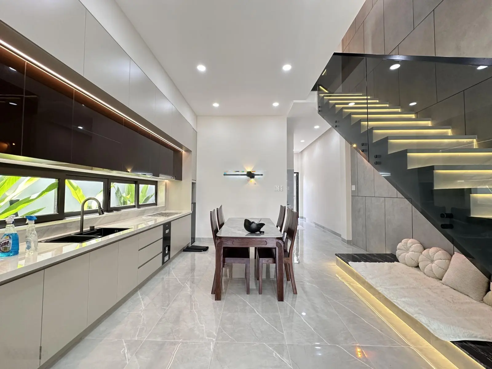 Bán nhà đẹp phường 5 nội thất cao cấp đường ô tô