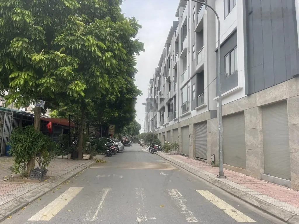 Bán đất Lý Sơn Thượng Thanh Long Biên - 40m2*MT 4,38m - đường 3 oto tránh nhau