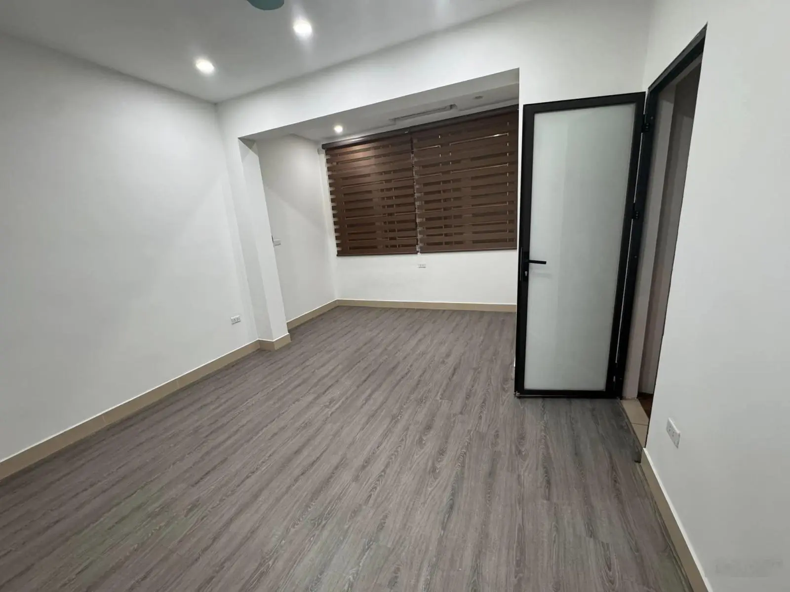 Bán nhà riêng tại đường Đặng Văn Ngữ, 7,3 tỷ vnd, 42m2, view đẹp siêu phẩm duy nhất tại Đống Đa