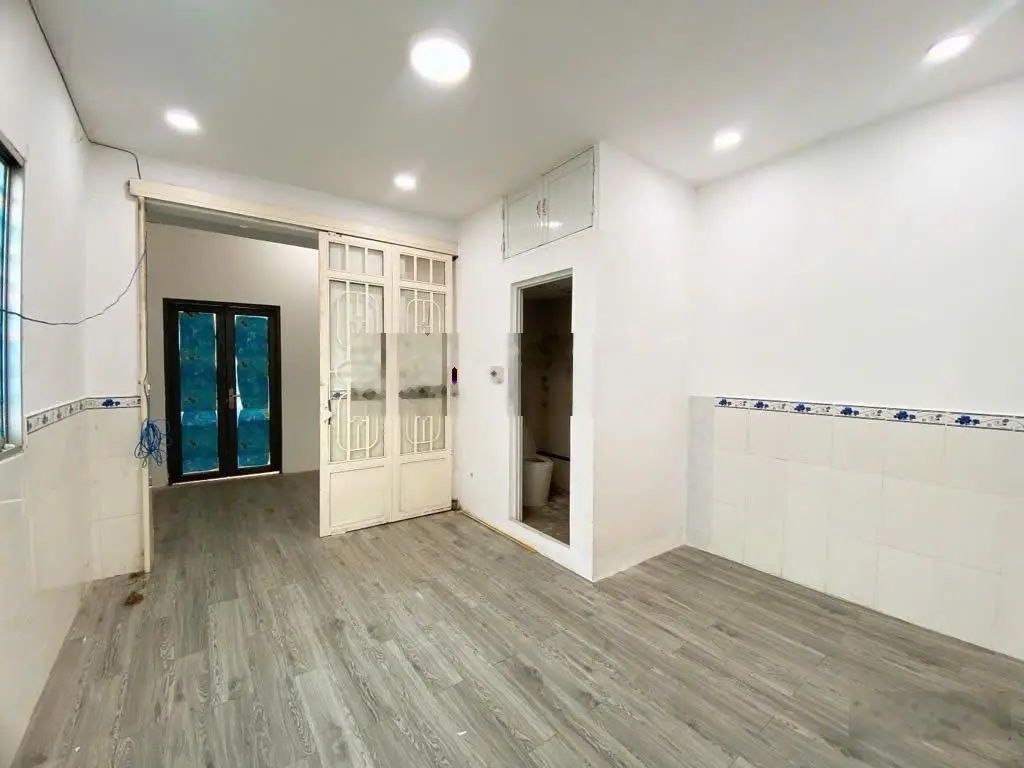 Nhà bán gần KĐT Vạn Phúc City QL13, chủ ngộp ra giá tốt cho khách mua