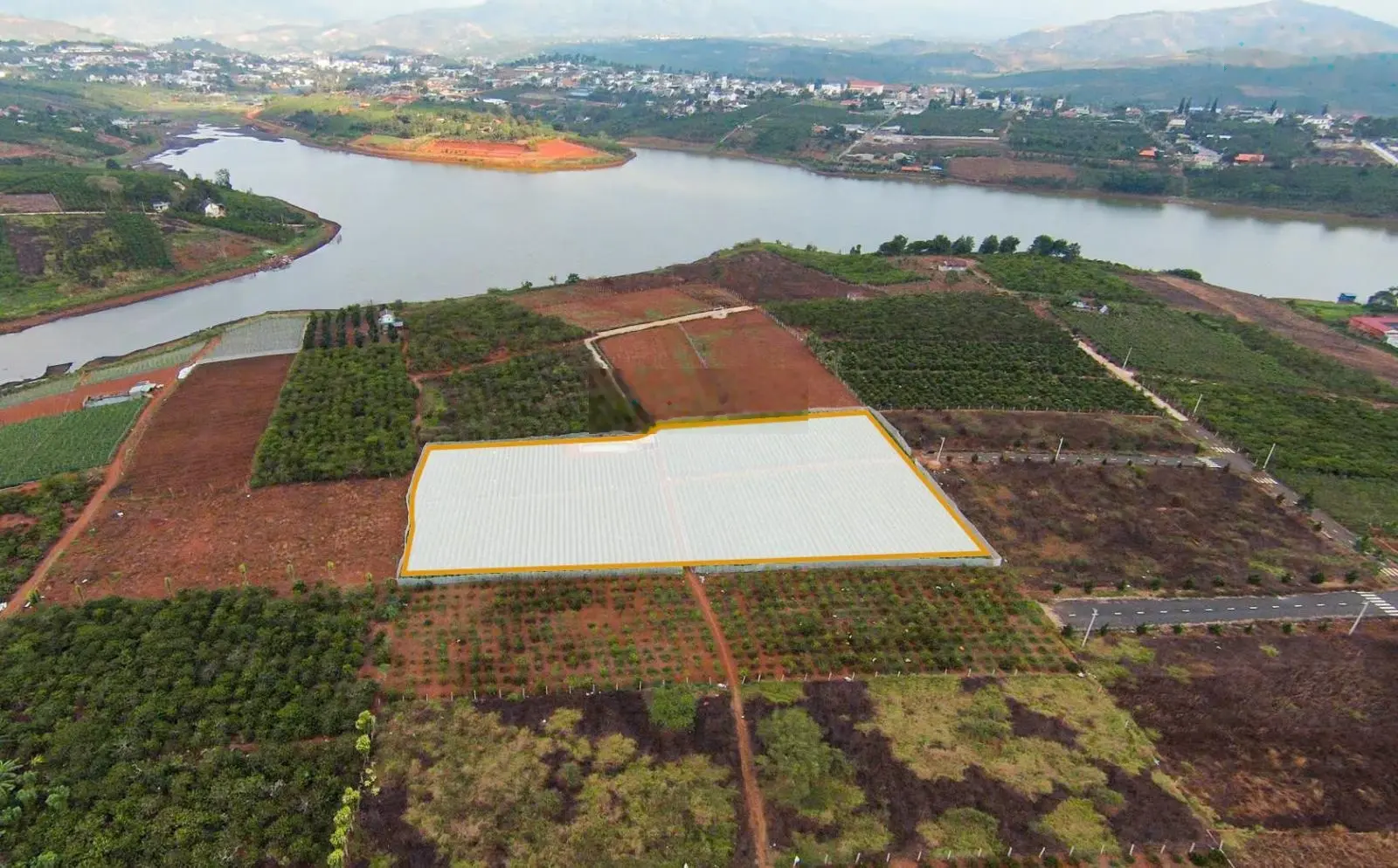 Cắt lỗ Cần bán gấp 7439m2 đất view hồ Tây Di Linh, lên được 4000m2 thổ cư