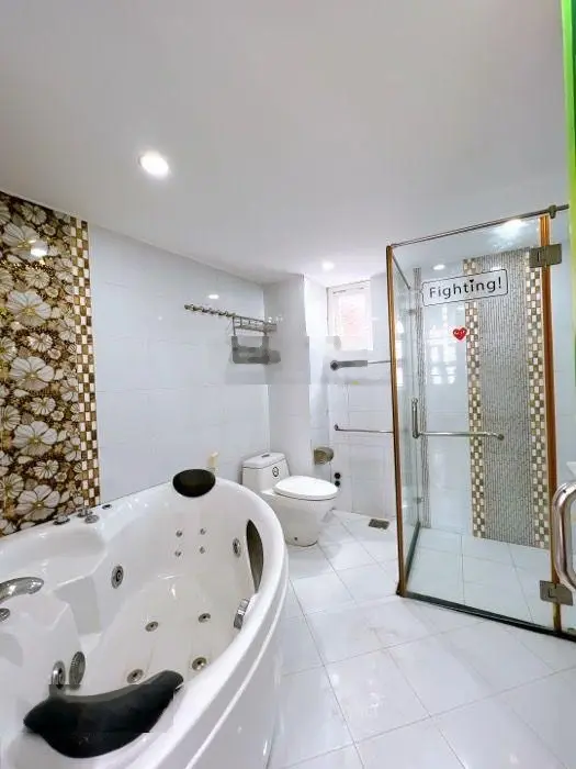 Mặt tiền 5 tầng 8 phòng có thang máy, Bến Vân Đồn, Vĩnh Khánh Quận 4
