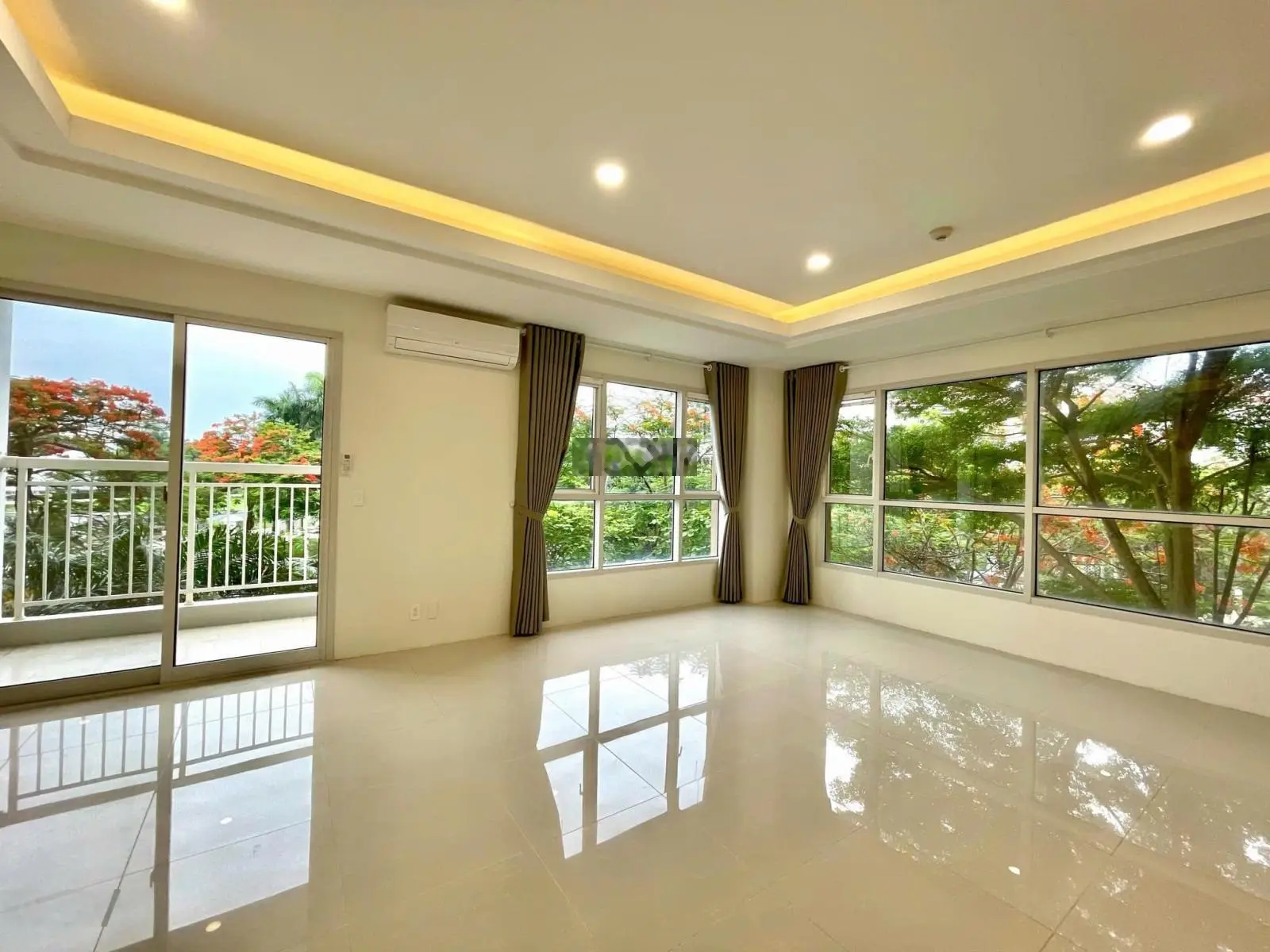 Bán căn hộ 3 PN 150m2 tại Mailand Hanoi City, nhà đã sửa lại đẹp