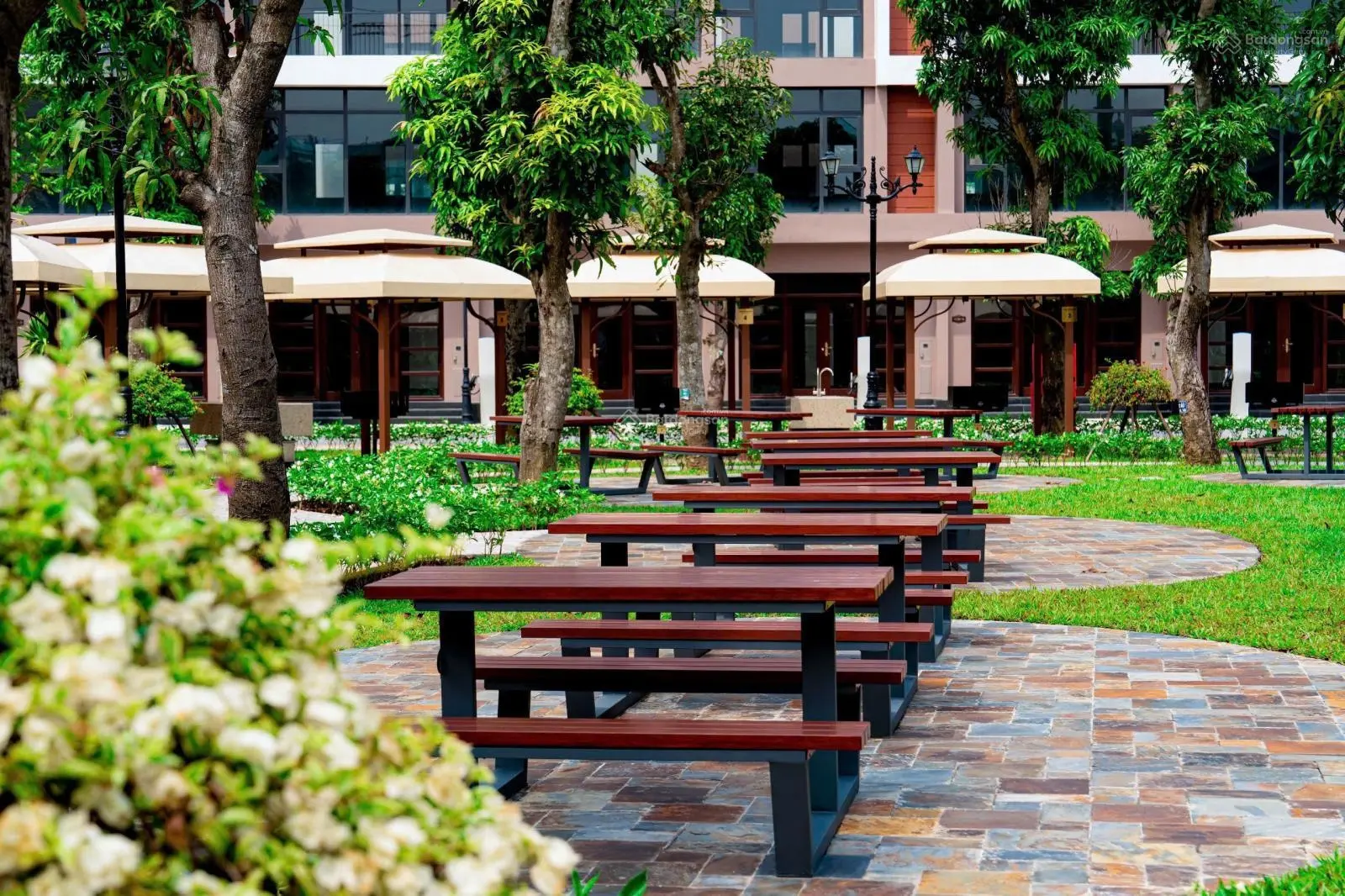 Biệt Thự Ánh Dương 70 m2 , View Trực Diện Công Viên , Cạnh Biển Hồ ,Trường Học, Sổ Lâu Dài
