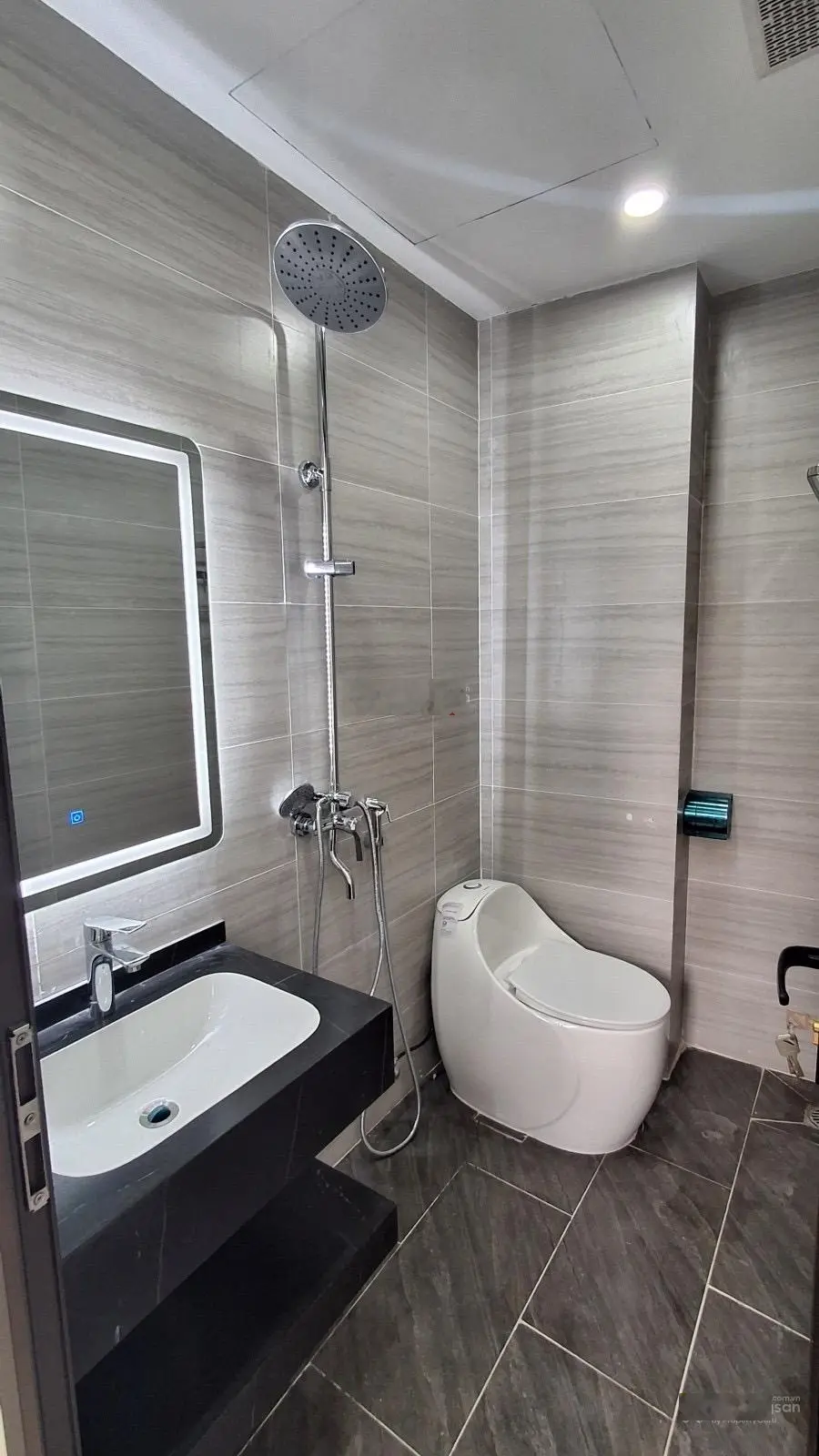 Bán nhà phố Cổ Linh - Long Biên, nhà xây mới 6 tầng x 45m x 4.3m mặt tiền, thang máy nhập khẩu-gara