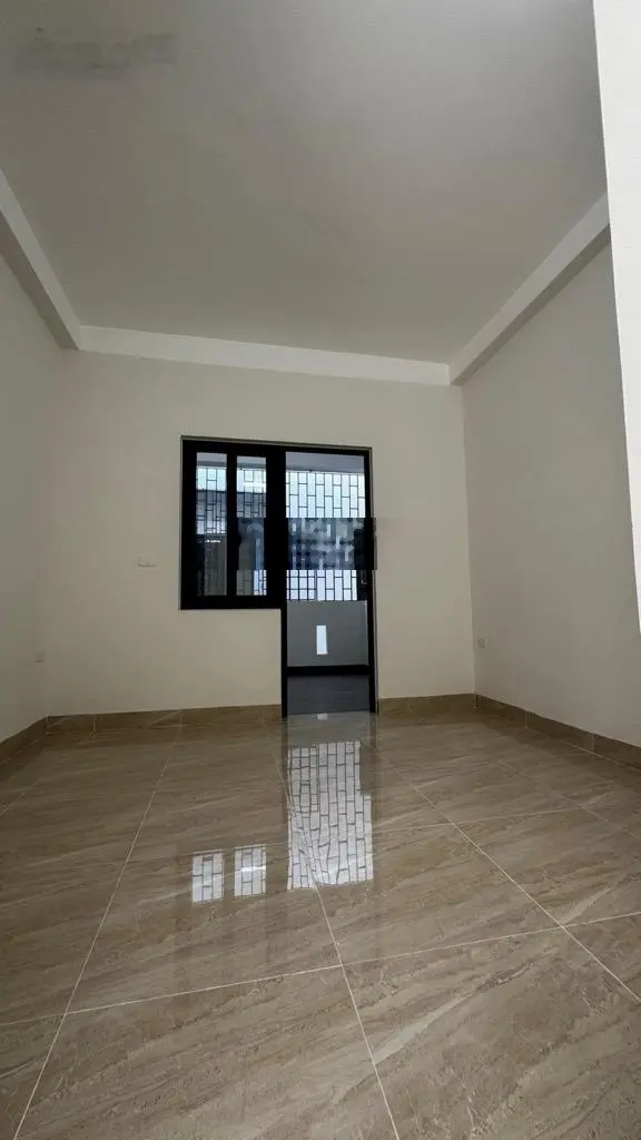 Hiếm vài bước ra oto - nhà đẹp ở luôn - trung tâm long biên