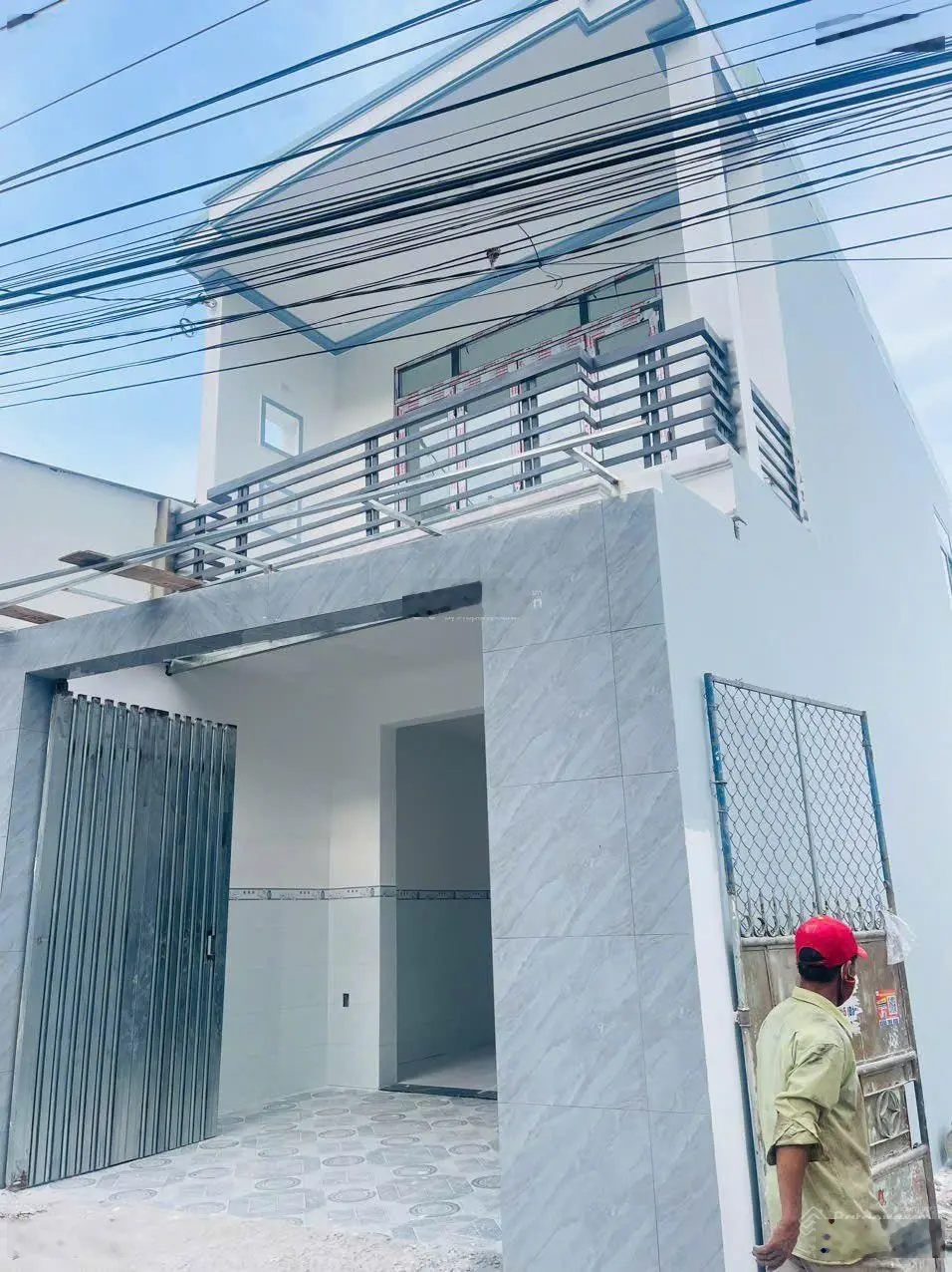 Nhà 2 tầng hẻm Ngô Đến Nha Trang đường oto 4ty2 gần biển gần trường đại học