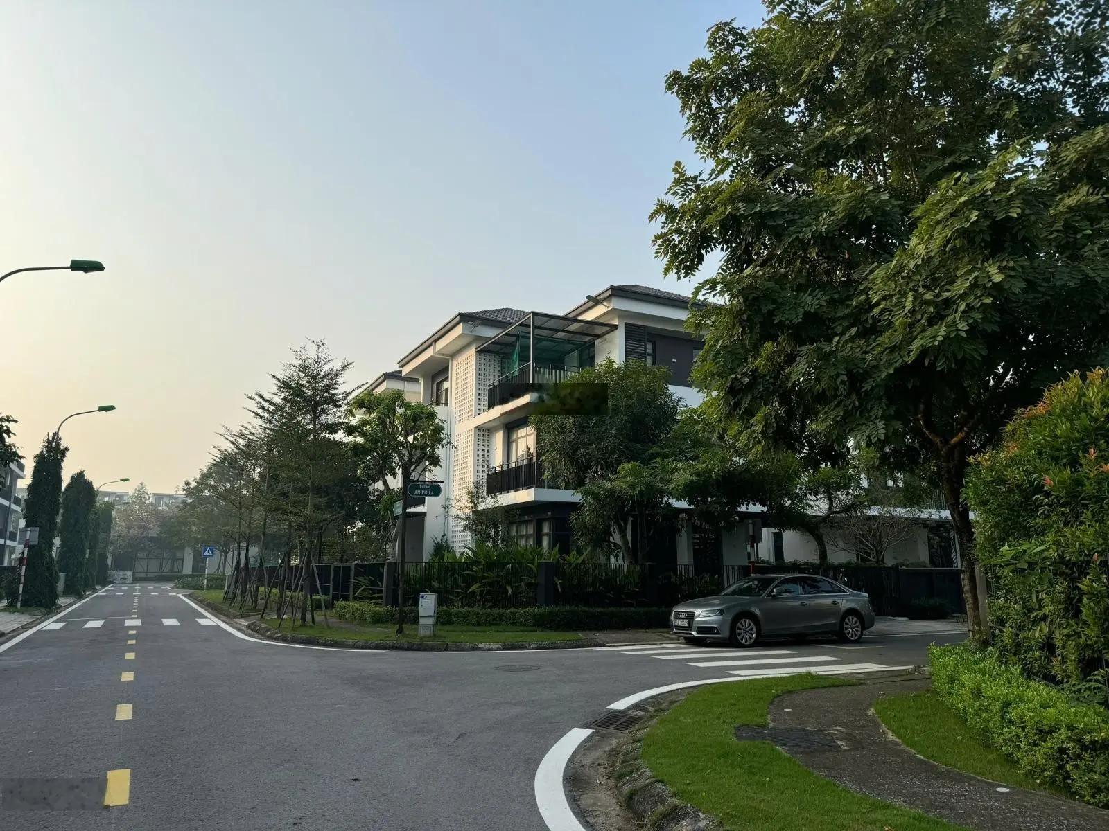 Chủ cần bán gấp căn biệt thự tại Hà Đô Charm villas