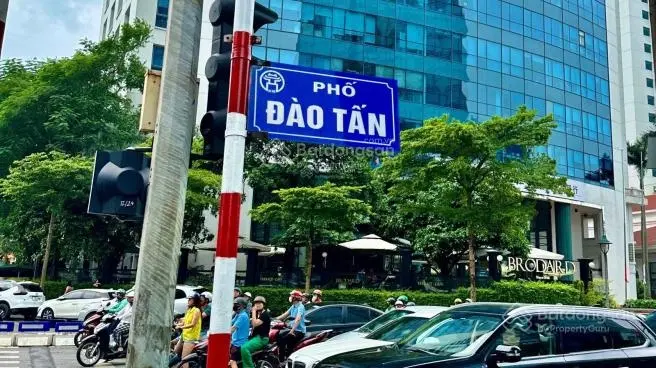 Bán nhà mặt phố đào tấn - vỉa hè - kinh doanh ôtô tránh - 28m2 - mặt tiền 5m - vị trí đẹp - 13.2 tỷ