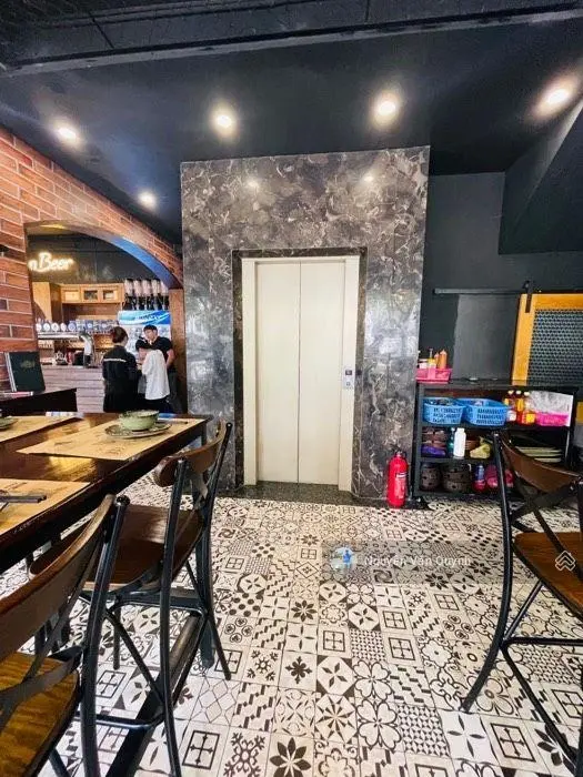Chính chủ gửi bán biệt thự 162m2, xây 4 tầng 1 tum, giá 67 tỷ, lô góc siêu đẹp vị trí siêu đẹp.