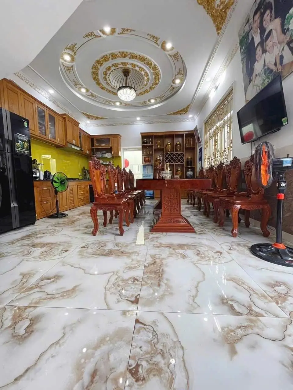 Bán biệt thự sân vườn 200m2 + cửa hàng kinh doanh chỉ 12.5 tỷ