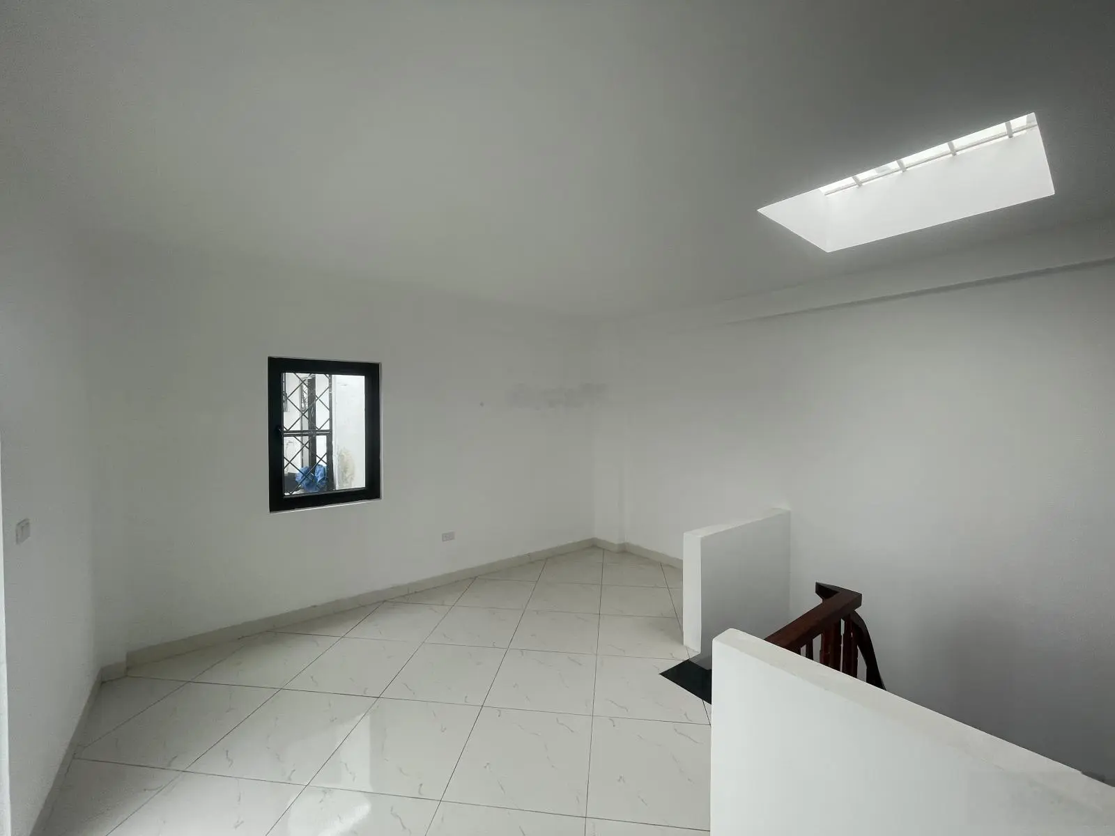 Bán nhà mặt ngõ chợ Tư Đình, kinh doanh mọi mặt hàng