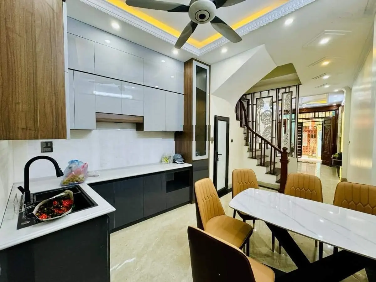 HÓT - Nhà Nguyễn An Ninh - Gần Bách - Kinh - Xây x dt 47m x 5 tầng Chỉ 8,6 tỷ