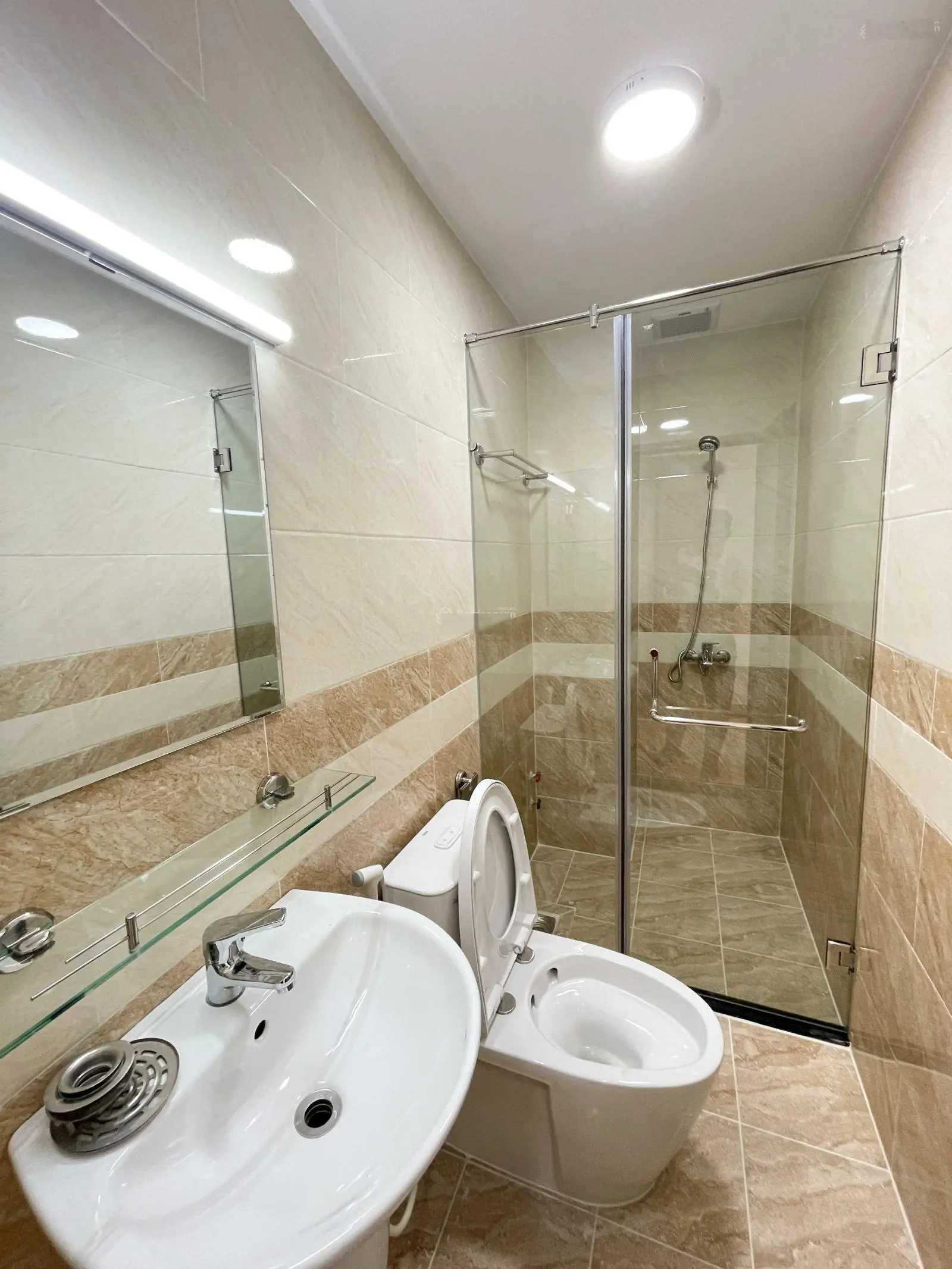 Nhà cực đẹp trong khu đồng bộ ven Sông Sài Gòn, Liền kề Vạn Phúc, 60m2 (nở hậu), Nhà mới sổ riêng