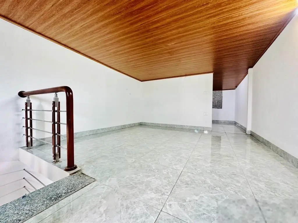 2,5 tỷ. Thượng Cát, nhà 2 tầng mới tinh, 32m2, MT 3,5m. 30m ra ôtô, 100m ra đường Thượng Cát