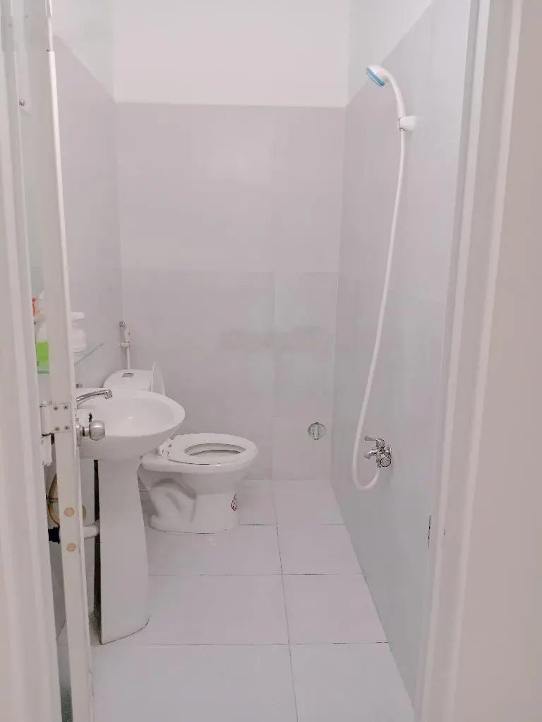 Nhà vườn lài - tân phú - hẻm 4m - xe hơi tới nhà - 61m - 2 tầng - 2pn- 2wc - chỉ 5.8 tỷ.