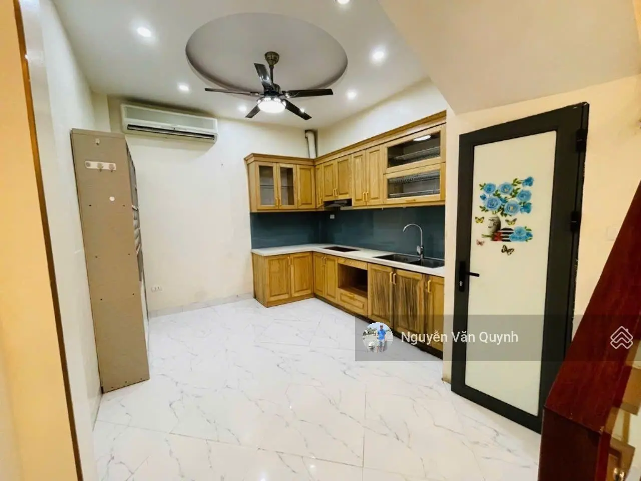 Anh trai chuyển nhà lên chung cư cần bán nhà Dịch Vọng 38m2 xây 5 tầng mới tinh, ô tô đỗ cửa